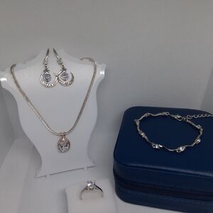 Elegant Silver Jewelry Set with Crystals